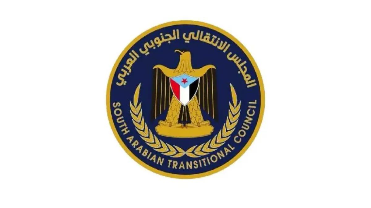 الانتقالي المنحل يخرج عن طوره ويفتح النار على الرئيس العليمي ويؤكد التمسك بـ”الانفصال“