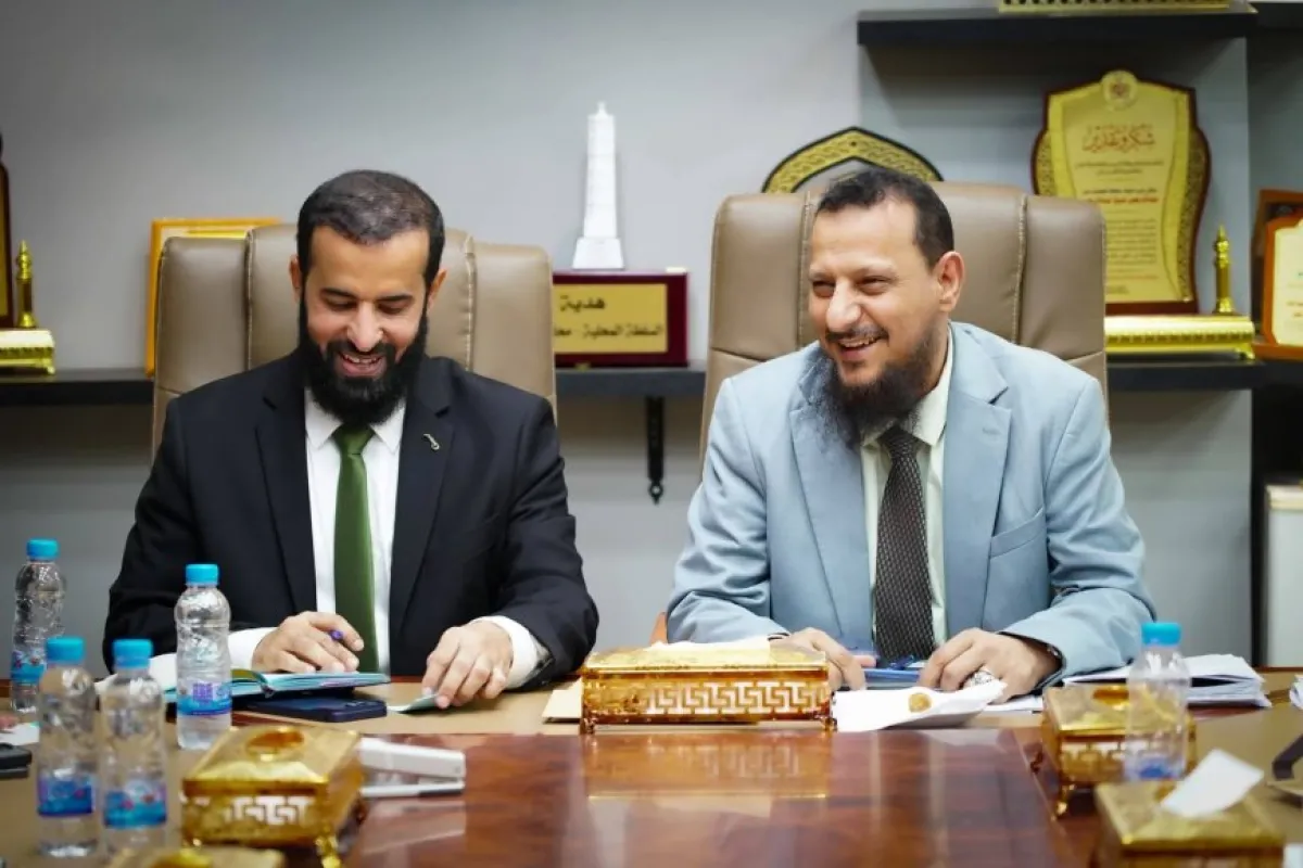 شيخ والرباش يناقشان آليات العمل المشترك في القطاعات الخدمية والتنموية والأمنية بين المحافظين 