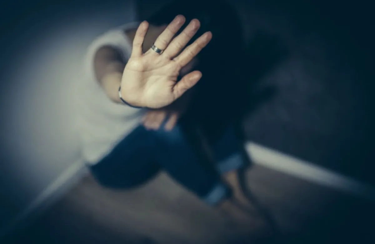 "سياج" تطالب بتحقيق عاجل في اتهامات بجرائم عنف جنسي وابتزاز بحق طفل في عدن