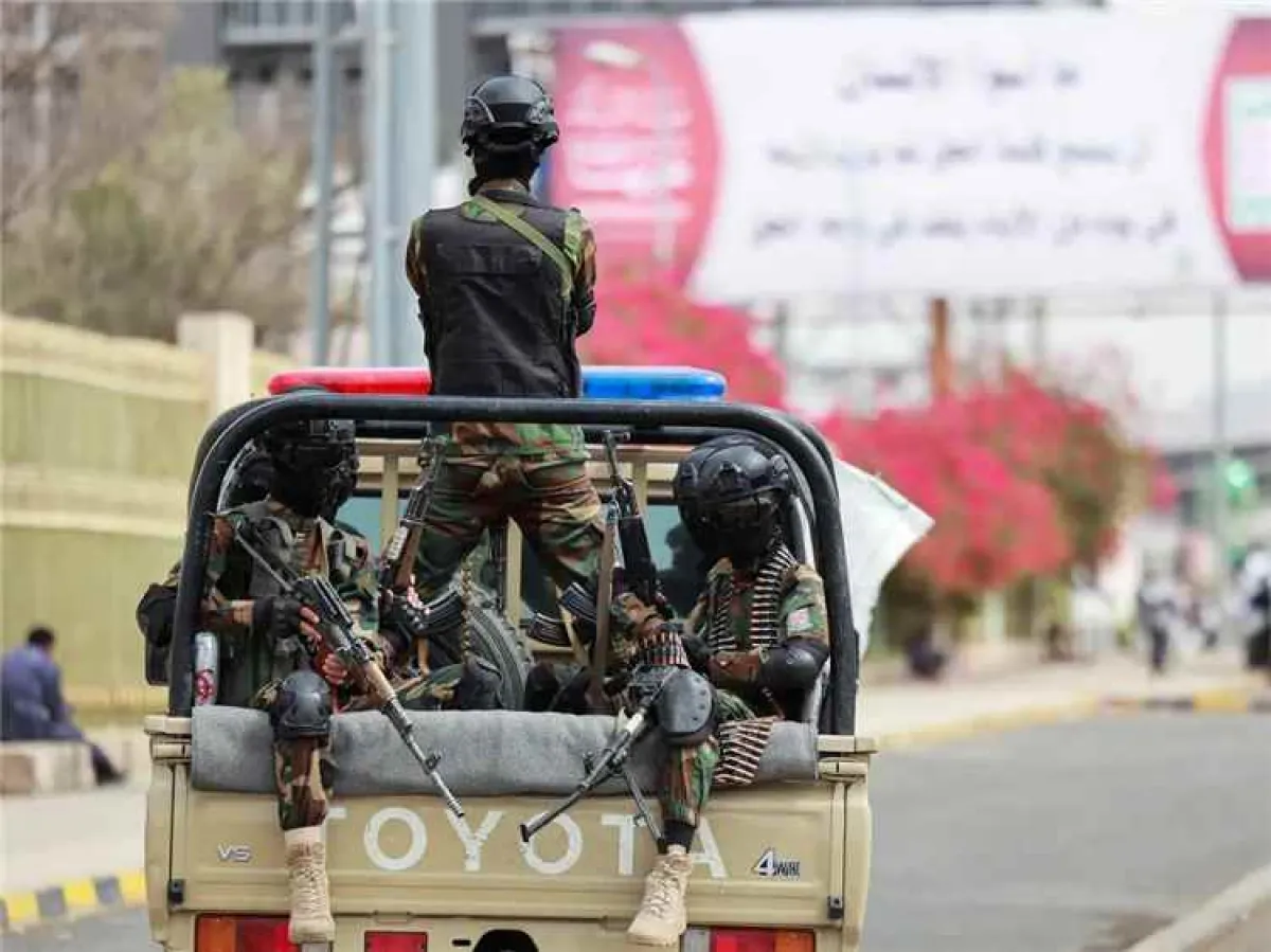الحوثي يشرعن لجماعته التنكيل بموظفي المنظمات الدولية
