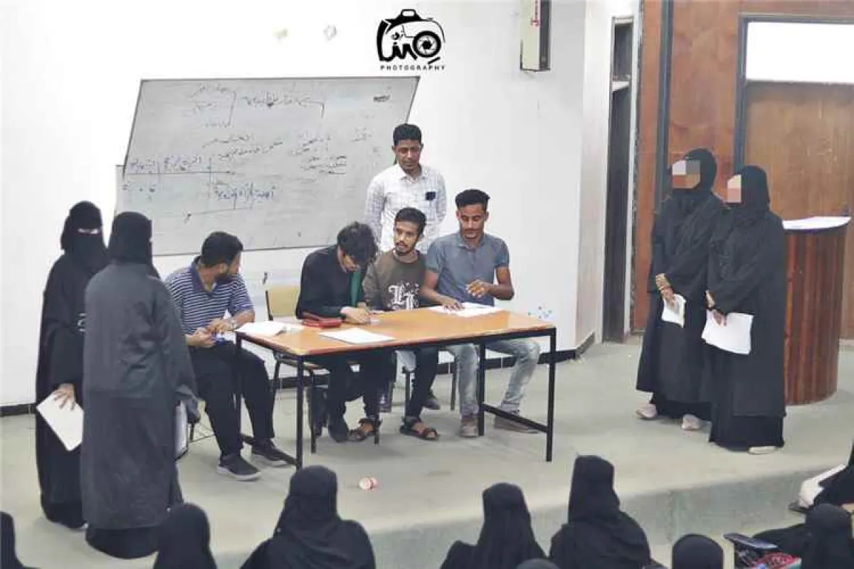 طلبة كلية الحقوق ينفذون محاكمة صورية