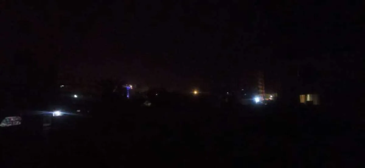 الكهرباء تنقطع عن حي بالكامل في عدن