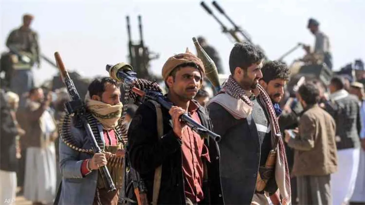 الحوثي يواصل تجويع اليمنيين ويعمّق الانهيار الاقتصادي في البلاد