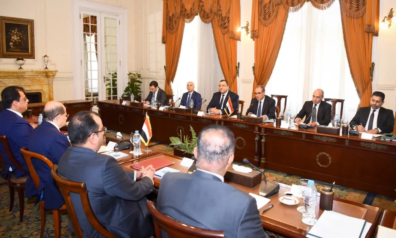 مباحثات يمنية مصرية لتعزيز التعاون المشترك وحماية البحر الأحمر