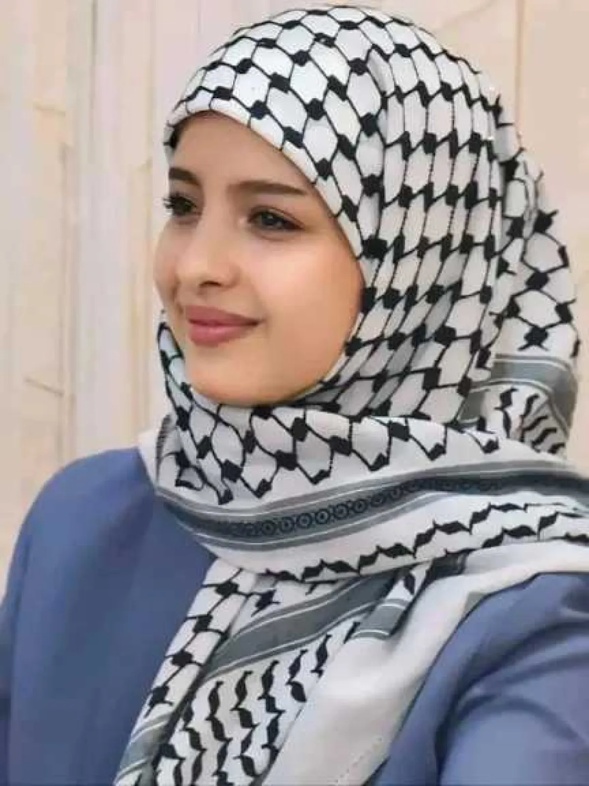 شرطة دار سعد في عدن تستدعي الفنانة ماريا قحطان وشقيقها
