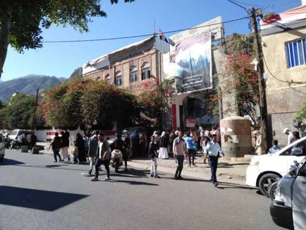 حملة شعبية ضد ادارة جوازات تعز