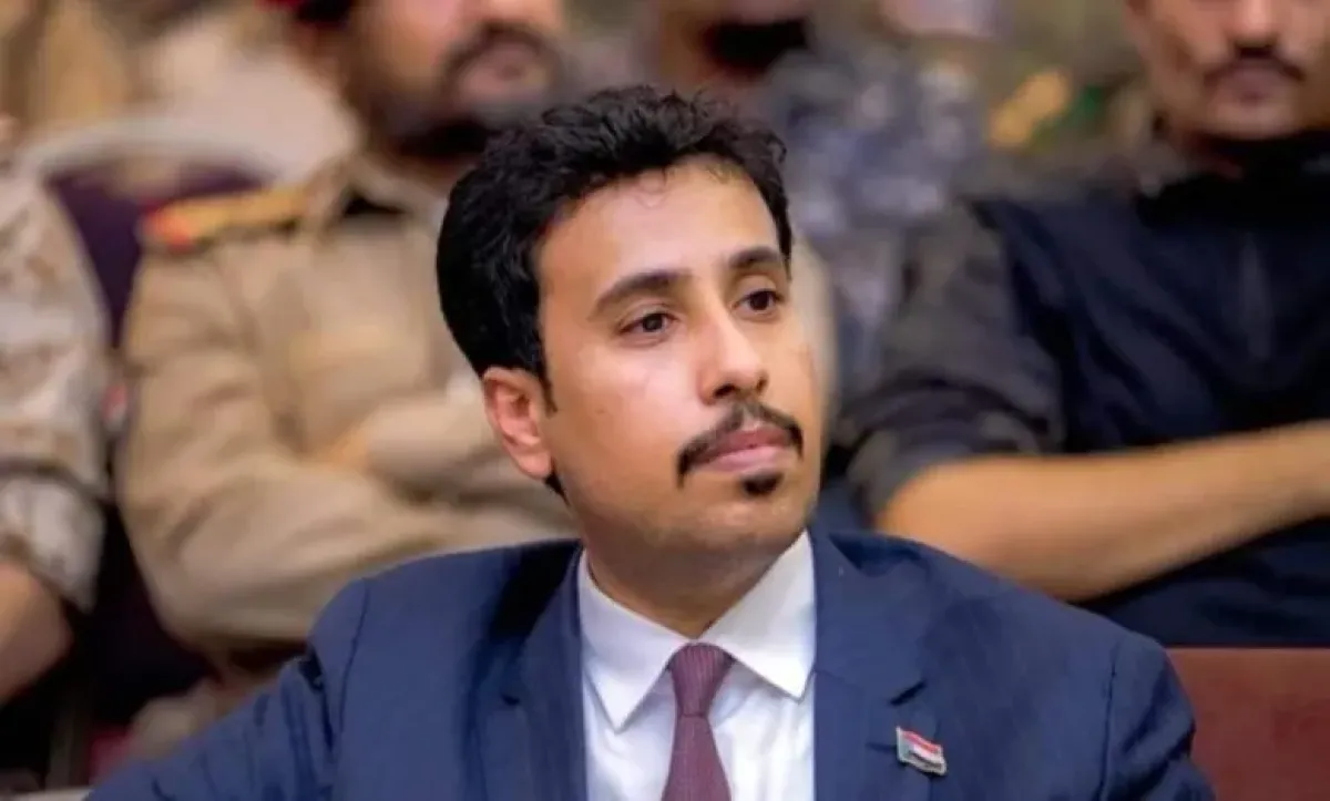بالملايين وبالريال السعودي.. "الهدهد" تكشف تفاصيل ميزانية "نقدية" مستمرة يتسلمها "الغيثي" من "رشاد العليمي"