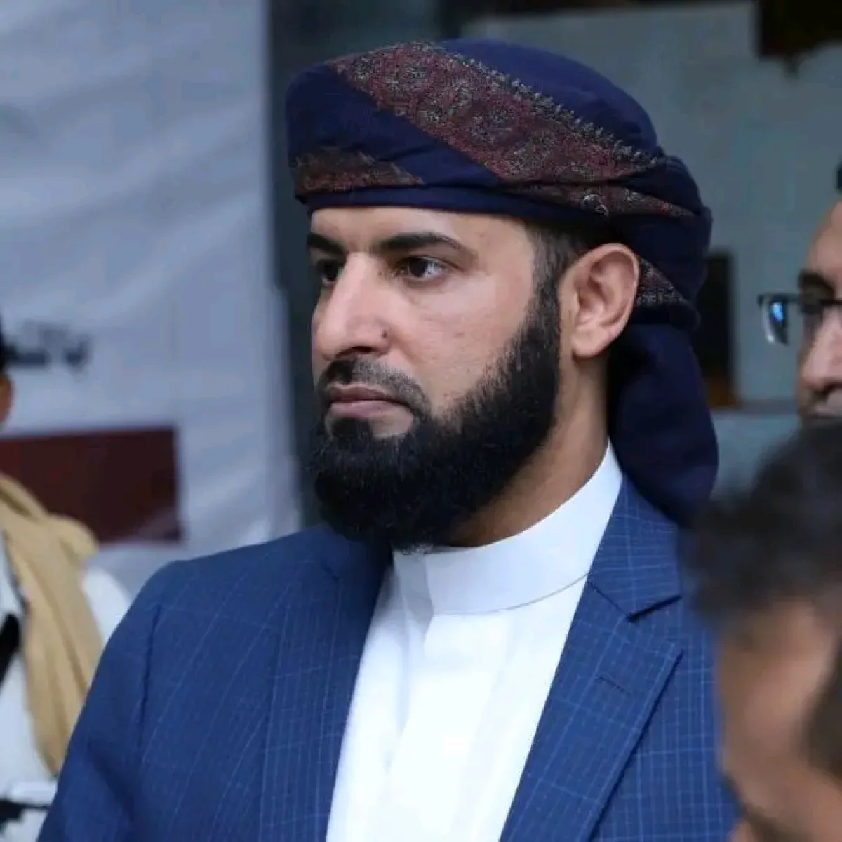 محافظ أبين يوجّه بصرف حافز عيدي للصحفيين والإعلاميين في المحافظة