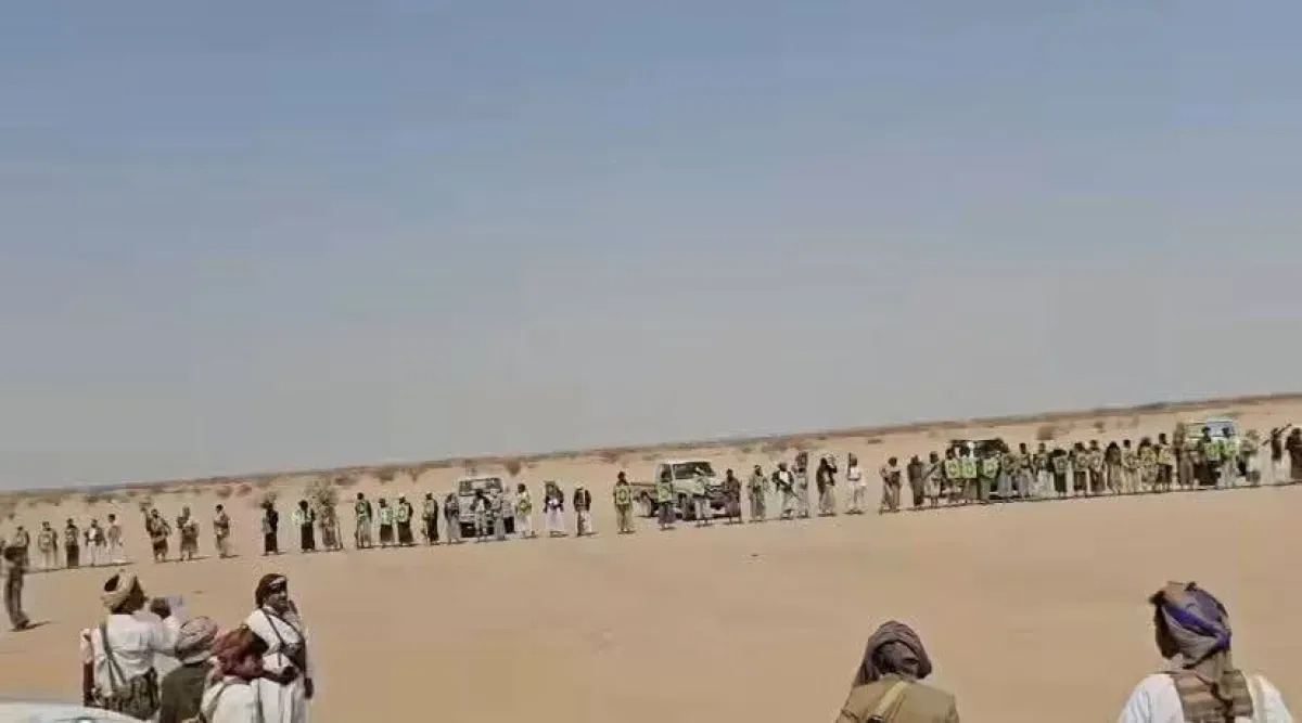 قبائل دهم والجوف تقاطع وقفة حوثية مسلحة احتجاجاً على احتجاز الشيخ الحزمي وامرأة مستجيرة به