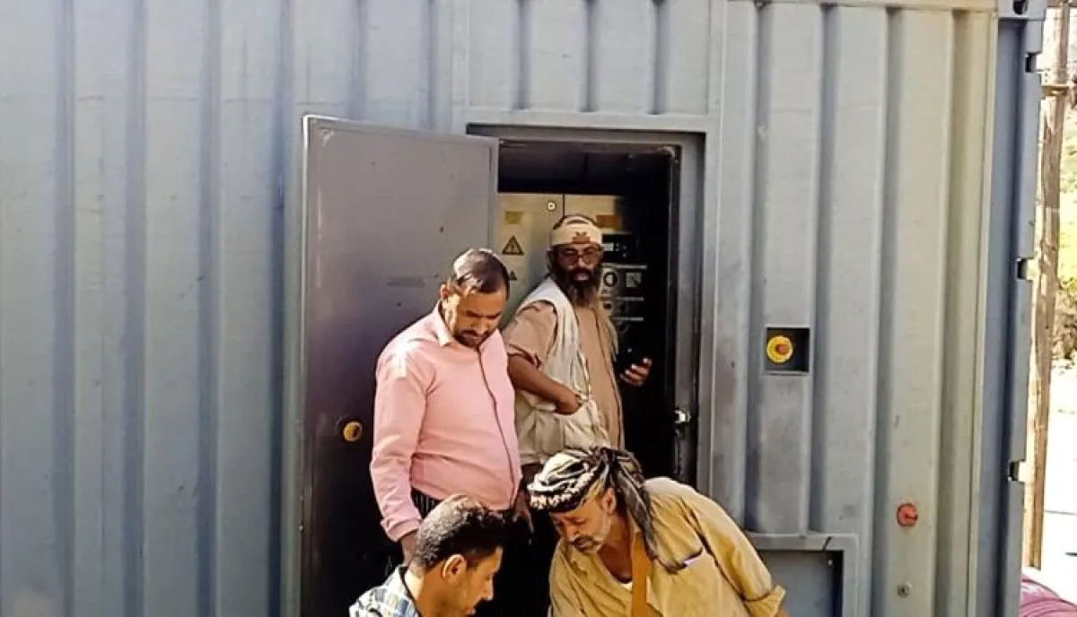 مدير عام سرار يافع يتفقد محطة الكهرباء ويشيد بجهود العاملين استعداداً لعيد الأضحى