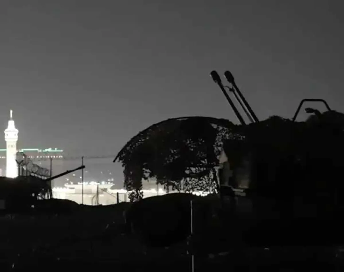 الدفاعات الجوية السعودية ترافق حجاج بيت الله الحرام (فيديو)