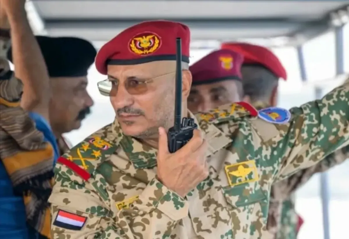 هجوم إعلامي سعودي .. انتقادات لاذعة من إعلامي بارز للإصلاح بسبب رتبة طارق صالح  