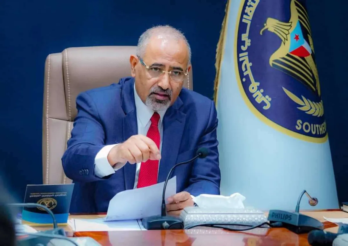 الجحافي يفجرها ويؤكد بان عيدروس الزبيدي قدم اللجوء السياسي في بريطانيا