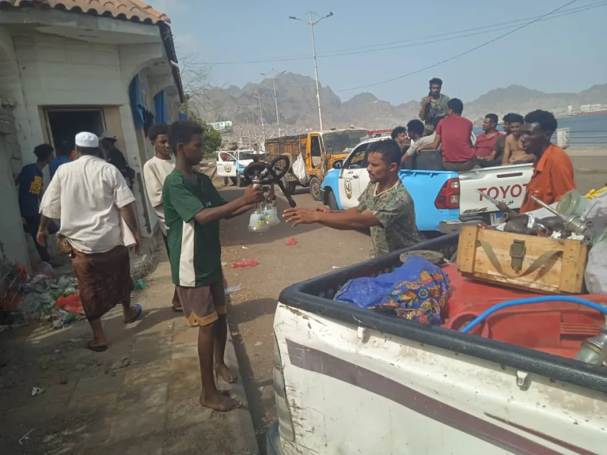 بتوجيهات المحافظ عبدالرحمن شيخ .. حملة ميدانية واسعة لإزالة العشوائيات وضبط الشيش في كورنيشات خورمكسر