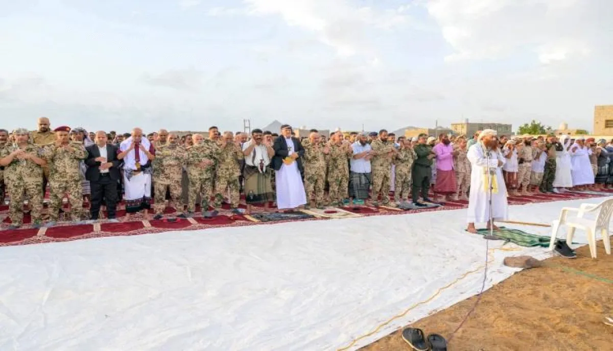 حارس المضيق الأهم بالعالم.. هكذا أعاد صالح هيبة اليمن ويبعث رسالة السيادة بالبدلة العسكرية