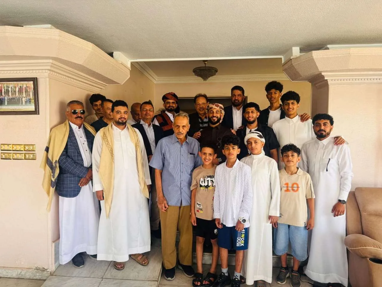 الرئيس علي ناصر محمد يستقبل المهنئين بمناسبة حلول عيد الأضحى المبارك