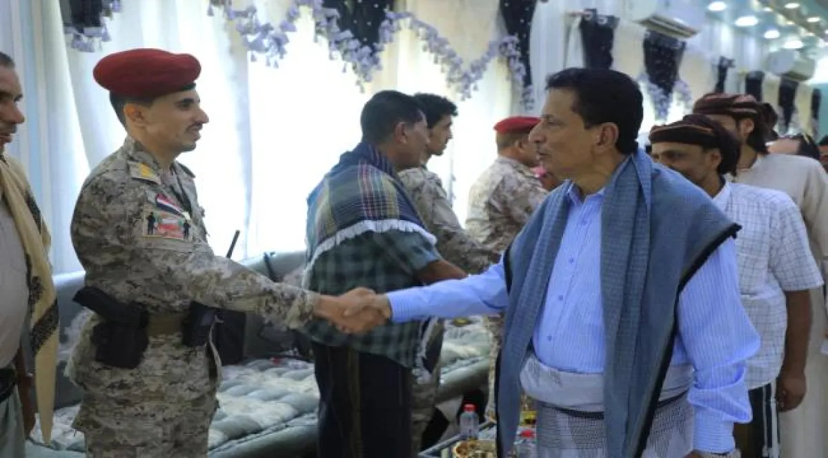 محافظ المهرة بن ياسر يستقبل جموع المهنئين بعيد الأضحى ويؤكد أهمية وحدة الصف وتعزيز الأمن والاستقرار