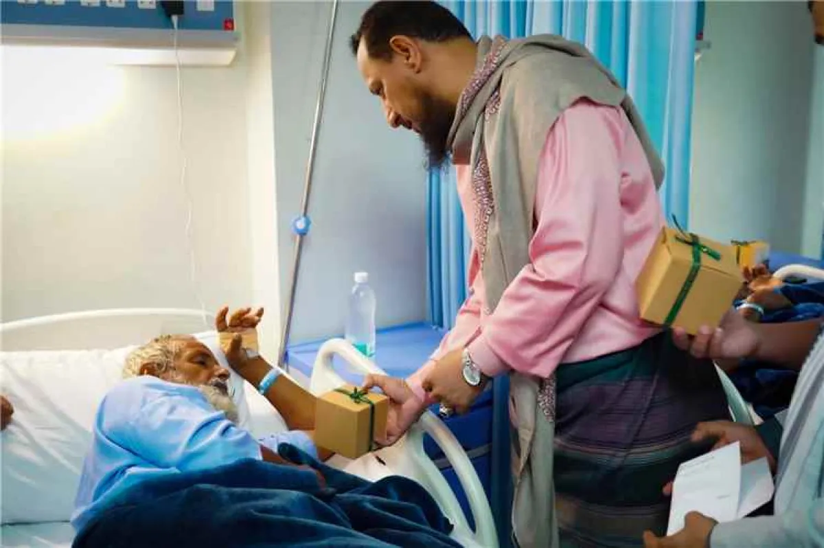 محافظ عدن يزور المرضى ويشارك نزلاء دار المسنين فرحة عيد الأضحى