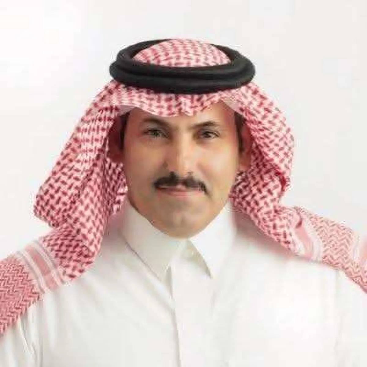عاجل السفير آل جابر: بتوجيهات القيادة ومتابعة وزير الدفاع.. دعم سعودي عاجل لليمن بـ 150 مليون دولار لتشغيل الكهرباء