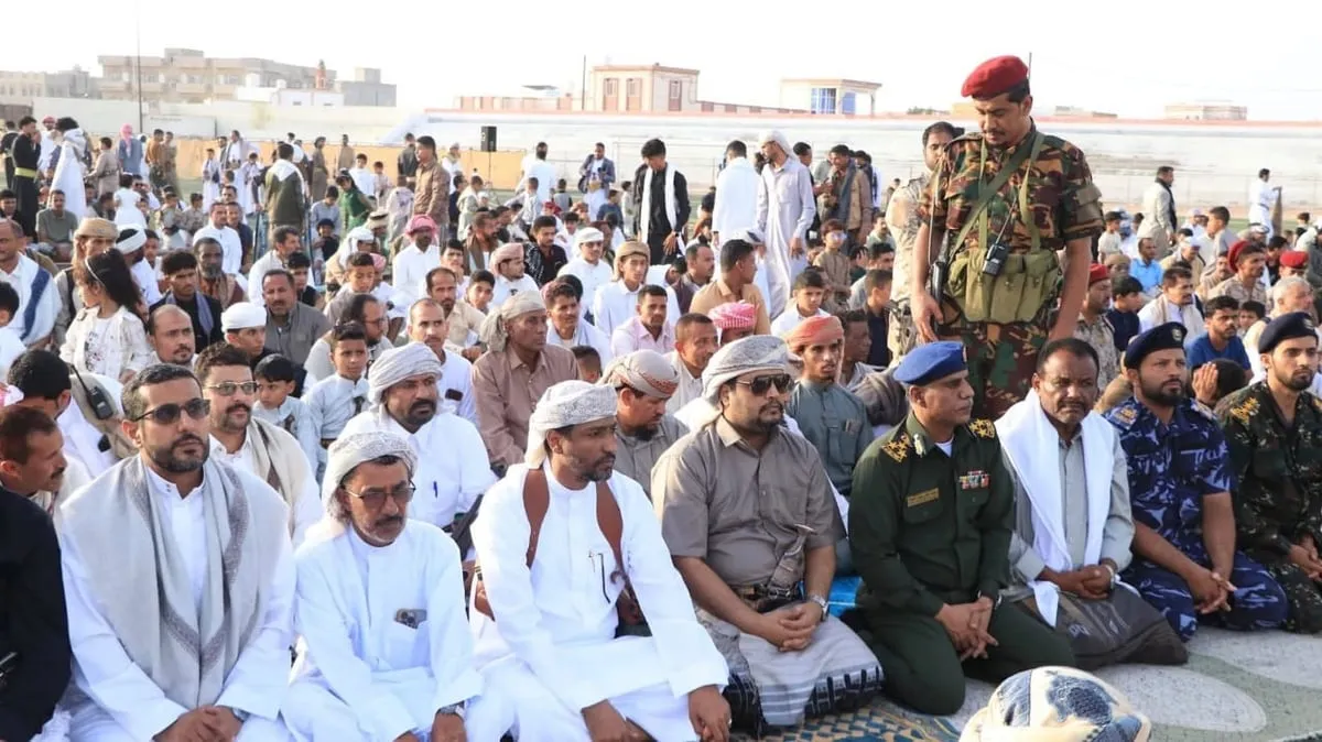 كلشات والجعفري يؤديان صلاة عيد الأضحى بمدينة الغيضة