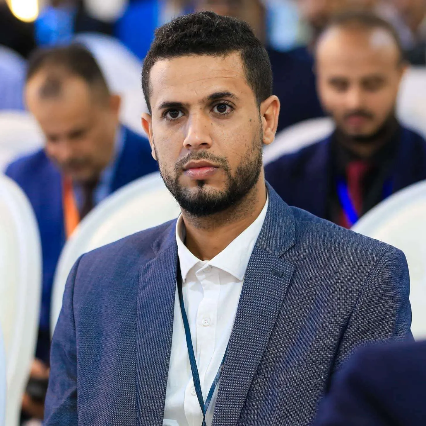ناشط يدعو المواطنين في البريقة لرفع صوتهم للمطالبة بهذا الأمر