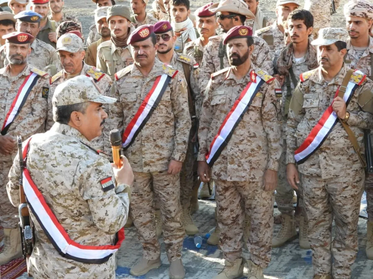 رئيس هيئة العمليات يتفقد قوات المنطقة العسكرية السابعة في مأرب ويشيد بجاهزيتها