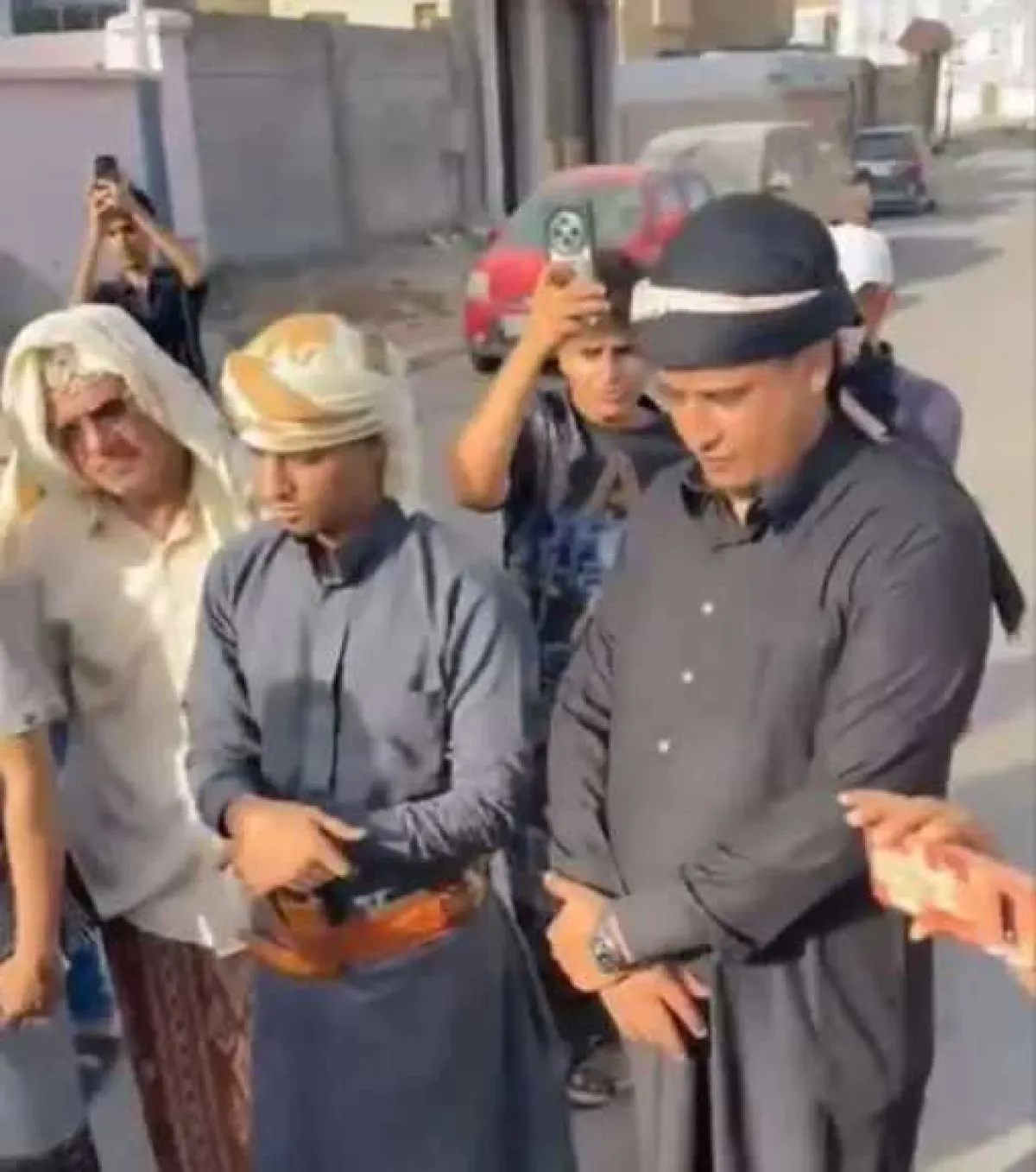 ”عفوٌ لوجه الله”… أسرة فقيد شاب تغلق باب الثأر بمفتاح التسامح في يافع
