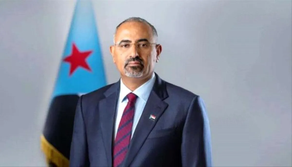 الرئيس الزُبيدي يُعزّي في وفاة الرئيس عبدربه منصور هادي
