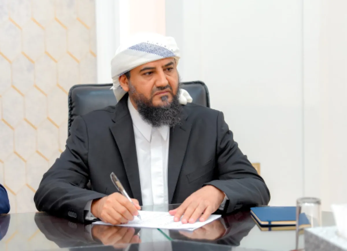 المحرمي يكشف عن شريان حياة جديد قُدم لليمن.. السر الحقيقي وراء هذا التوقيت الحرج