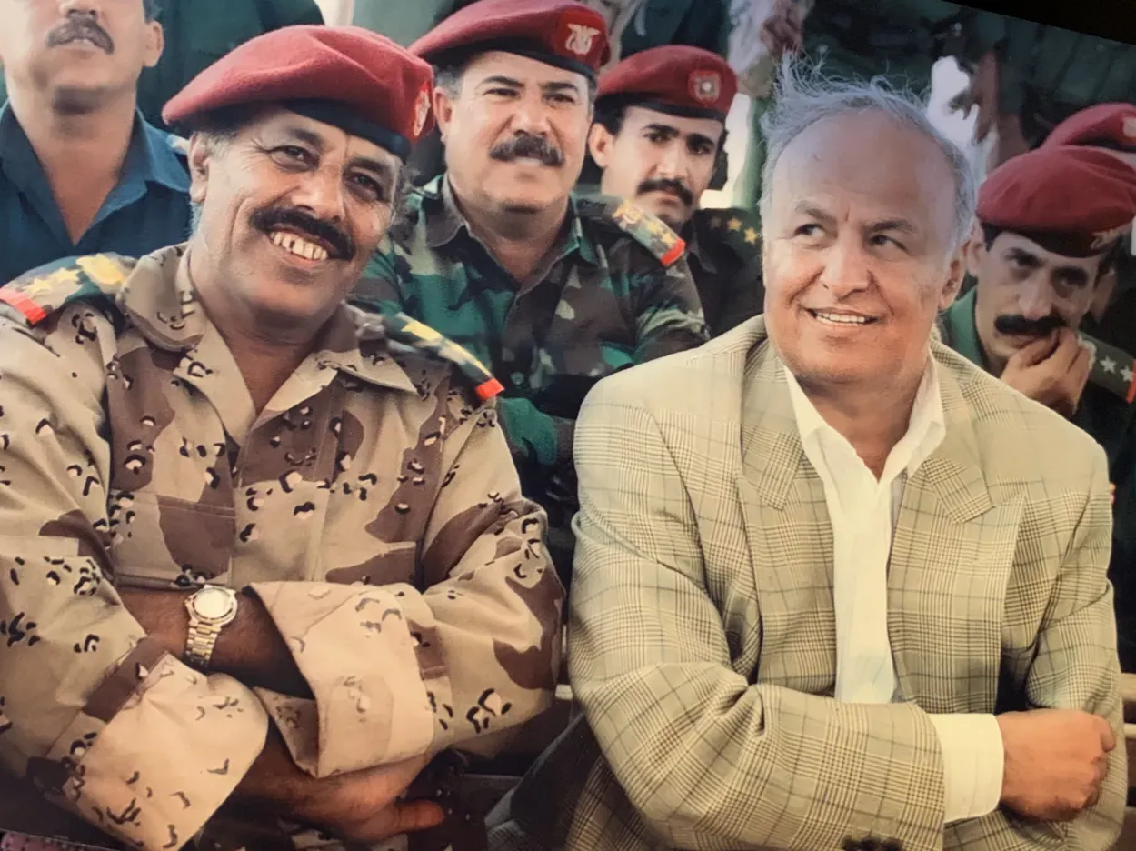 علي محسن الأحمر يستذكر مسيرة هادي: "قاوم الانقلاب ورفض الإملاءات واختار الطريق الدستوري"