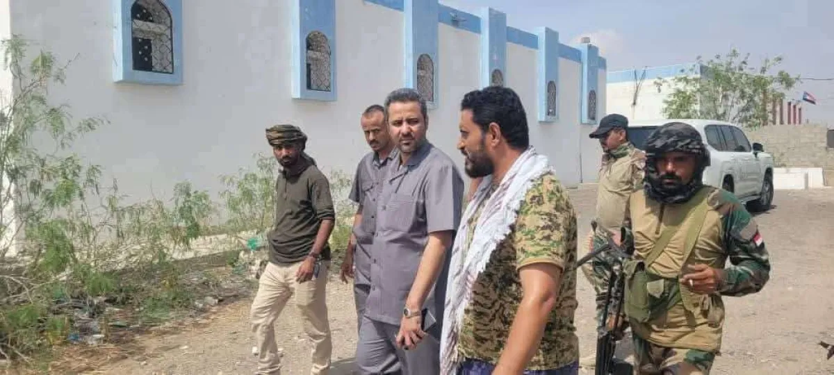 محافظ لحج يقود وساطة لاقالة مسؤول حكومي نهب مبلغ ضخم