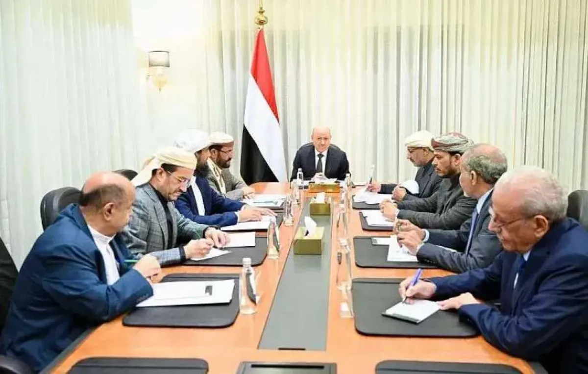 بعد وفاة الرئيس هادي.. نائب رئيس هيئة التشاور والمصالحة يحسم الجدل حول ولاية مجلس القيادة الرئاسي