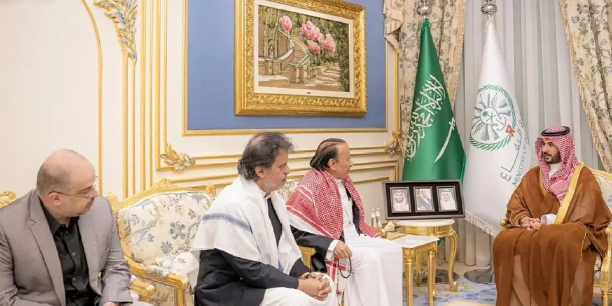 وزير الدفاع السعودي ينقل تعازي القيادة السعودية في وفاة الرئيس السابق عبدربه منصور هادي