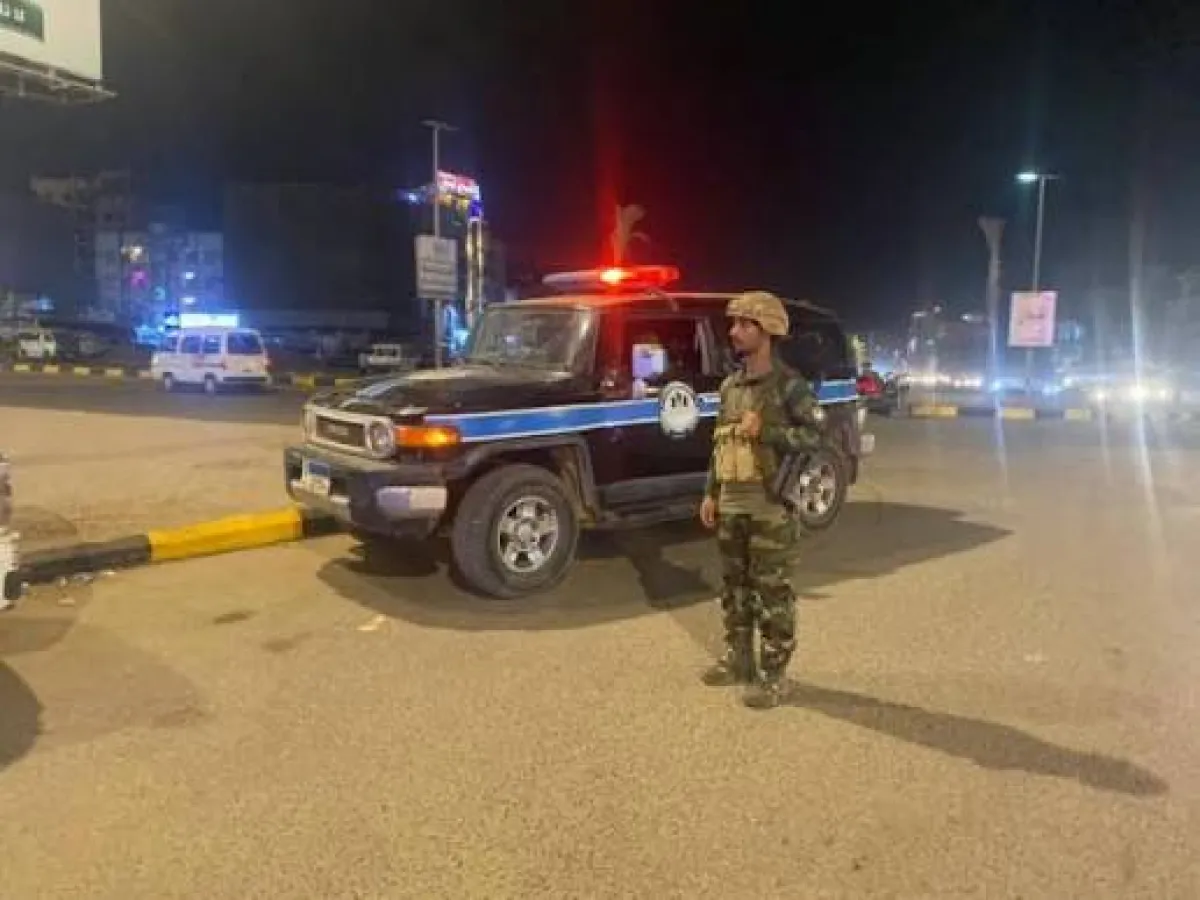 سقوط منفذ الهجوم.. أمن عدن يطيح بمتهم بإلقاء قنبلة على طقم أمني في المنصورة عدن