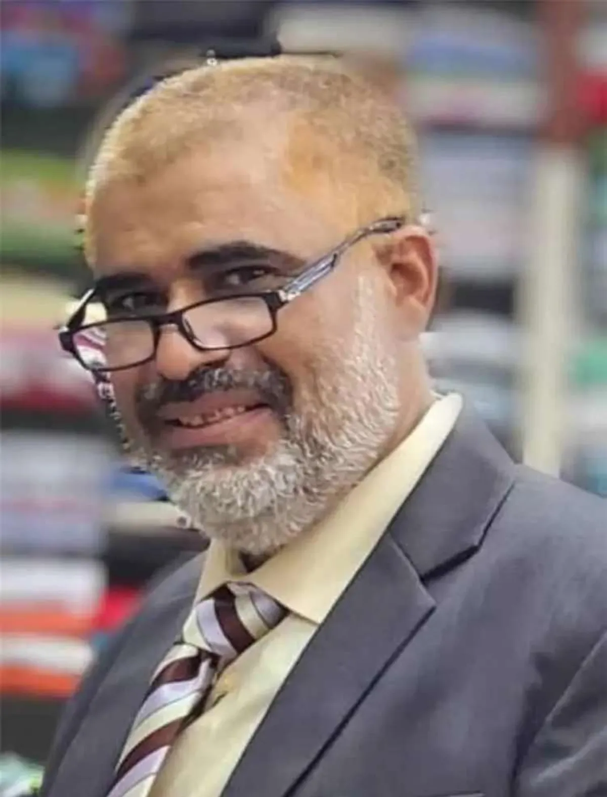 قيادي بارز يجمّد نشاطه في الانتقالي ويفجّر اتهامات حول إدارة المجلس
