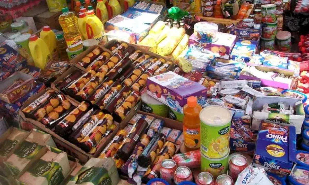 شكاوى من انتشار واسع للسلع منتهية الصلاحية وغير المطابقة للمواصفات في الأسواق اليمنية