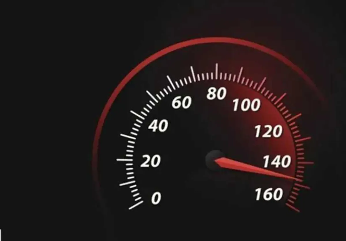 دولة خليجية تقر الإبعاد الفوري للوافدين عند تجاوز السرعة 150 كم/ساعة