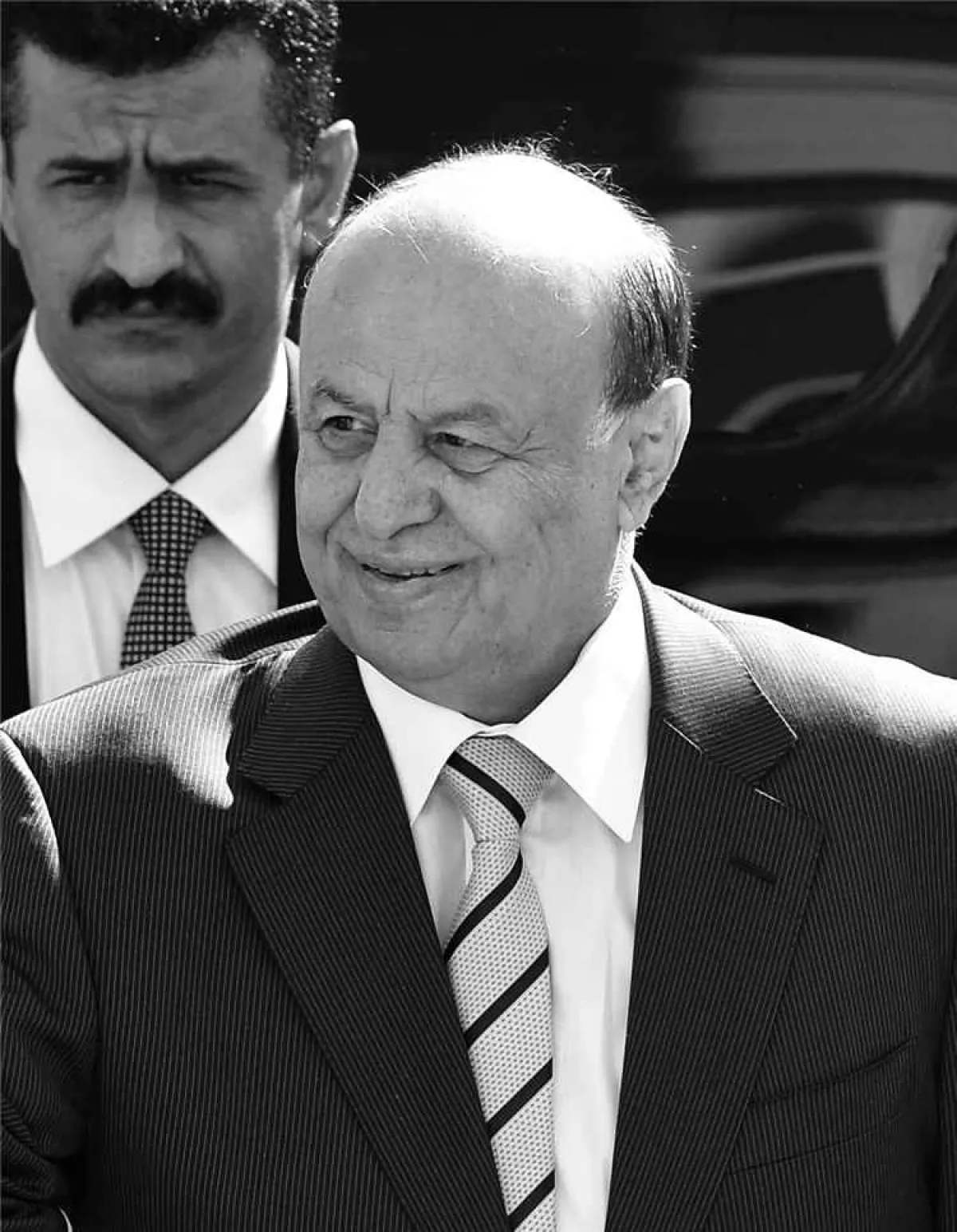 صحافي كويتي يرثي الرئيس هادي: رحل بعد أن حمل اليمن في أصعب مراحله