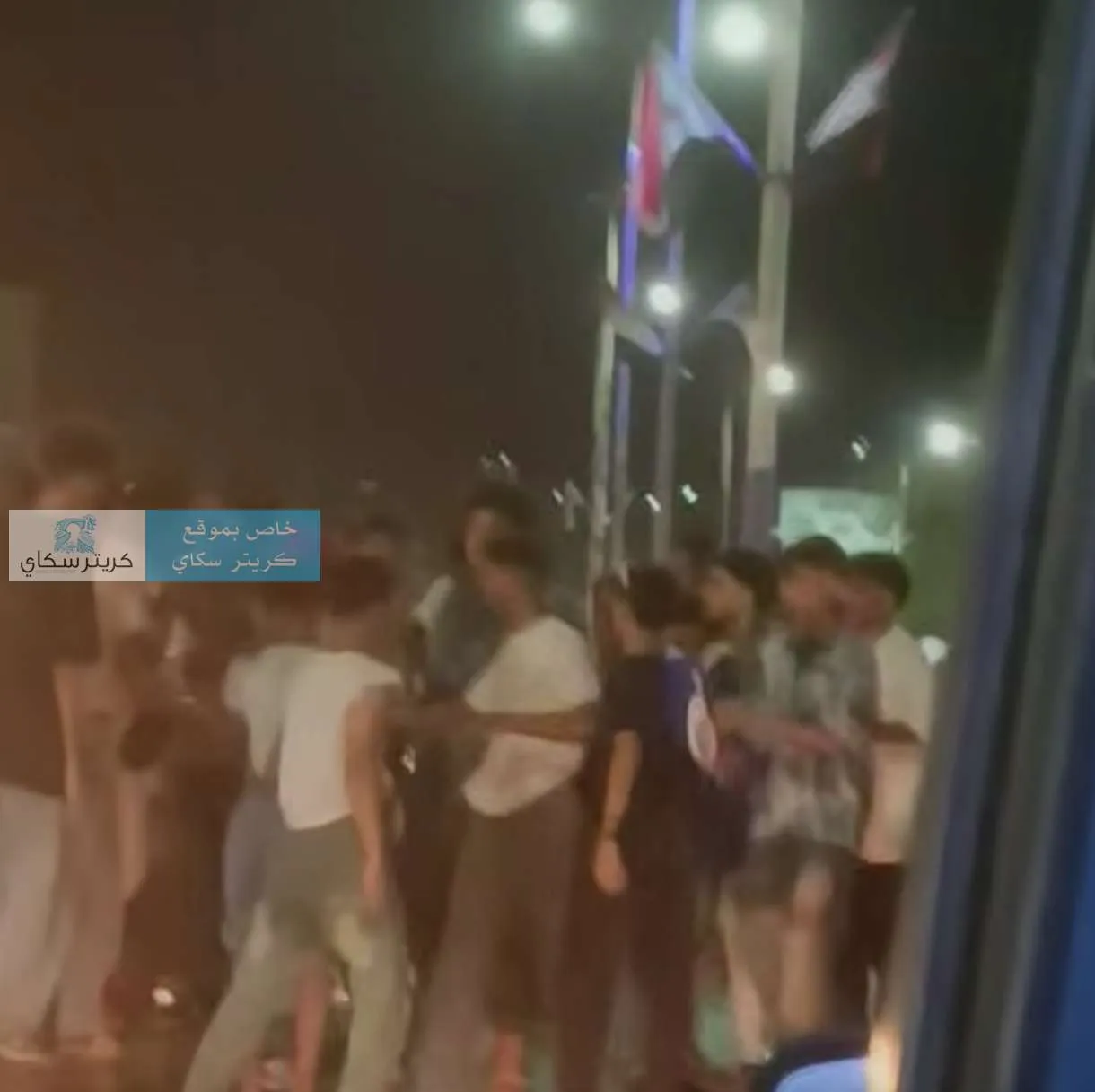 عراك عنيف بين مجموعة شباب في محيط جولة عدن مول
