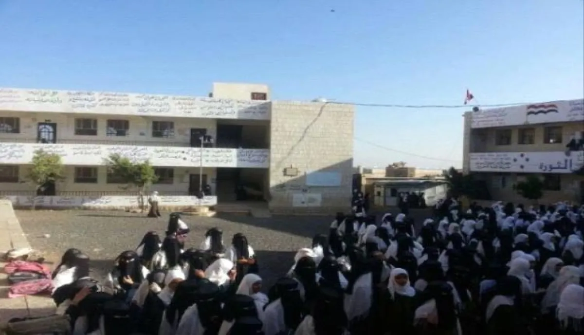 الحوثيون يفرضون الالتحاق بمراكزهم الصيفية شرطاً للتعليم