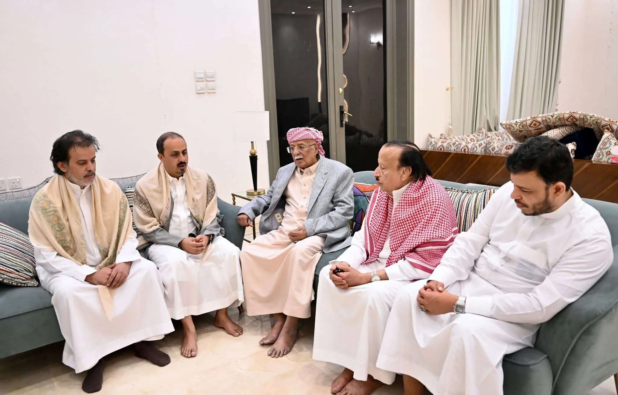 وزير الإعلام يشيد بمواقف المملكة تجاه أسرة الرئيس الراحل عبدربه منصور هادي ويؤكد عمق العلاقات الأخوية بين البلدين