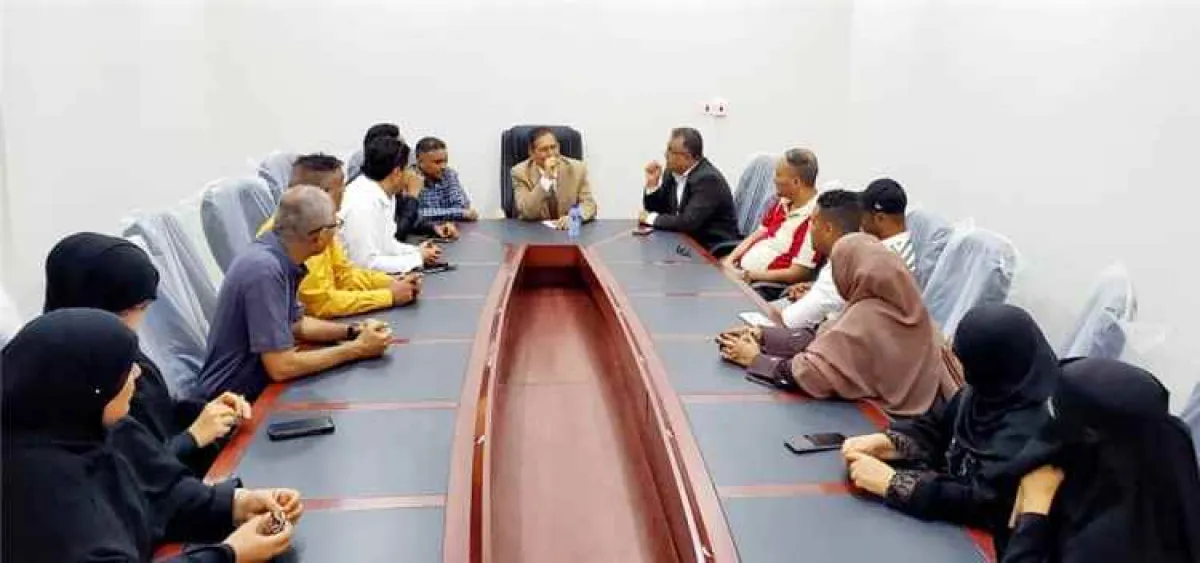 بعد إجازة العيد.. وكيل محافظة عدن يشيد بانضباط موظفي التواهي ويؤكد أهمية استمرار وتيرة الأداء