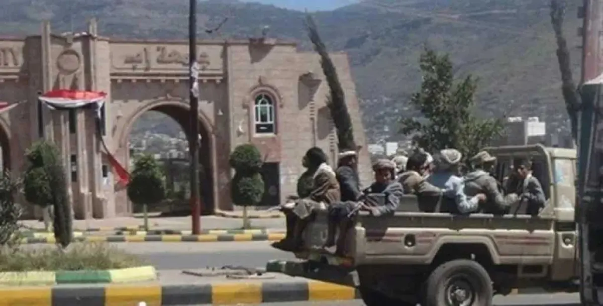 تحت غطاء المشرفين.. عصابات السلاح تُغرق محافظة إب في فوضى منظمة وقيادات حوثية تحت طائلة الاتهام