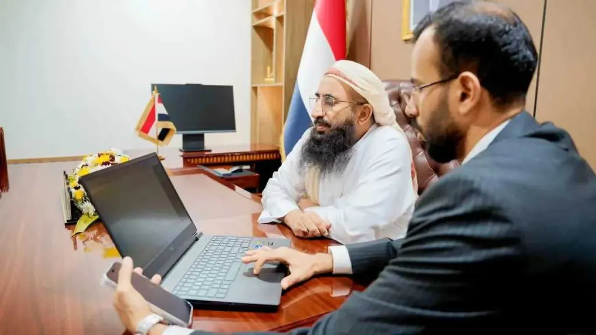 لقطع الطريق أمام ”استغلال السماسرة”.. توجيهات حاسمة من الوزير الوادعي بشأن تأشيرات العمرة لليمنيين