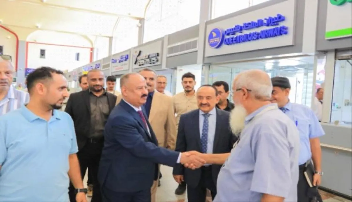 الحكومة تقر بتحديات "استثنائية" تواجه الخطوط اليمنية