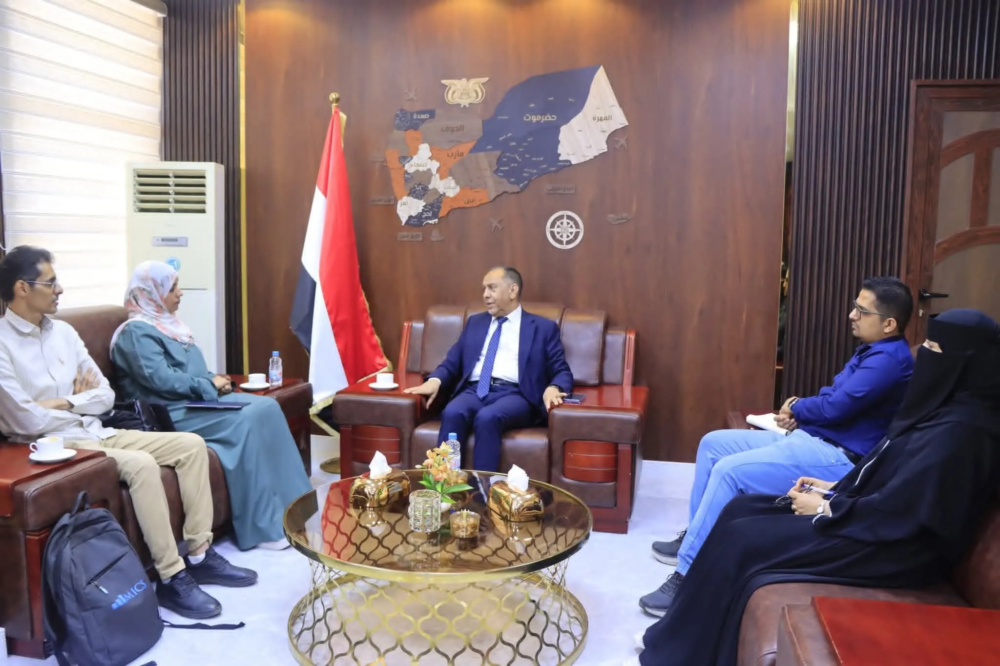 وزير الصناعة والتجارة يبحث مع رئيسة الجهاز المركزي للإحصاء تطوير قاعدة بيانات المنشآت الصناعية والتجارية