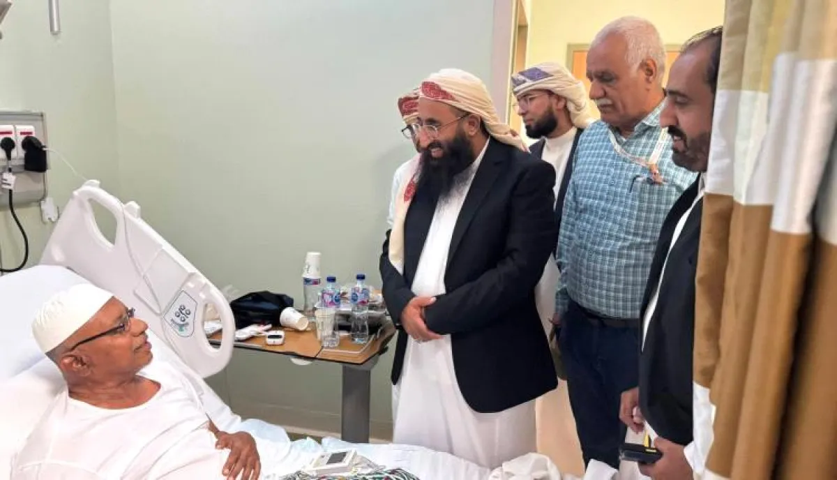 وزير الأوقاف والإرشاد يتفقد الحالات المرضية من حجاج بلادنا بمكة المكرمة ويشيد بالرعاية الصحية المقدمة لهم