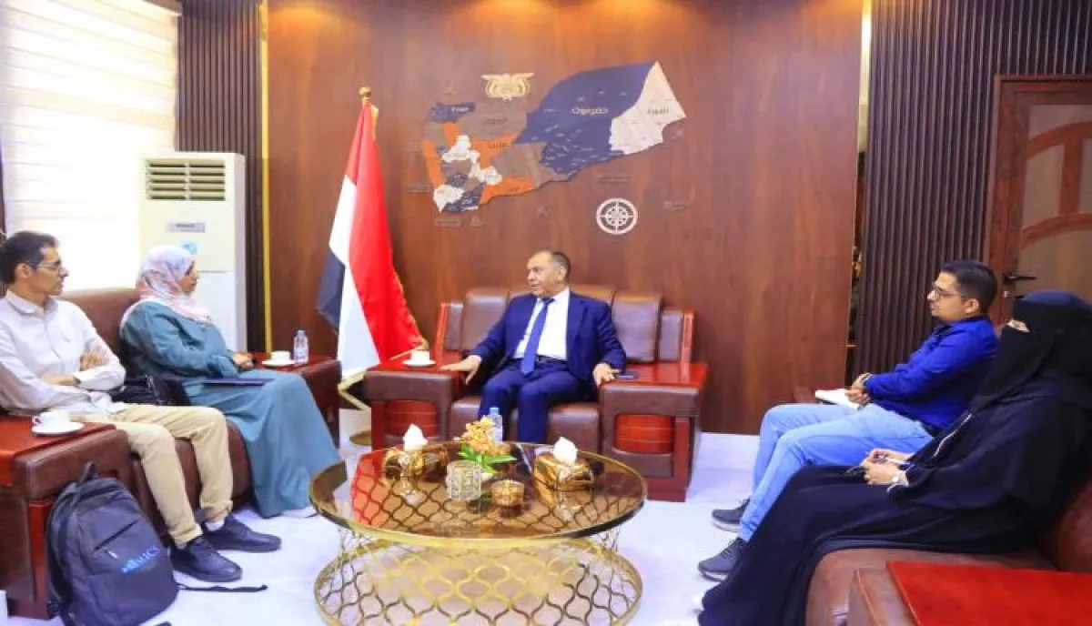 وزير الصناعة والتجارة يبحث مع رئيسة الجهاز المركزي للإحصاء تطوير قاعدة بيانات المنشآت الصناعية والتجارية
