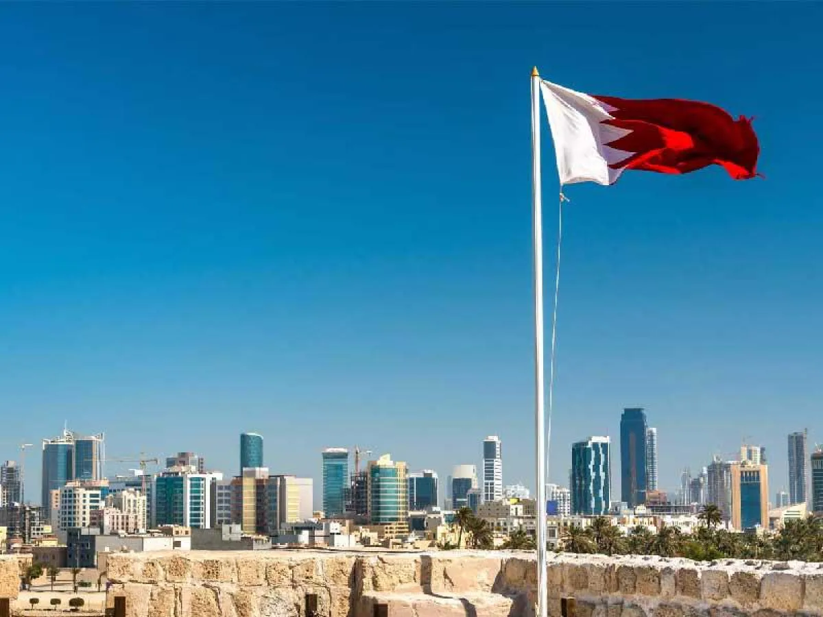 الدفاع البحرينية تعلن تدمير 3 صواريخ وعدد من المسيرات الإيرانية