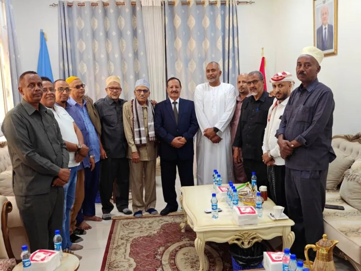 سفارة اليمن في الصومال تستقبل العزاء في وفاة الرئيس السابق عبدربه منصور هادي